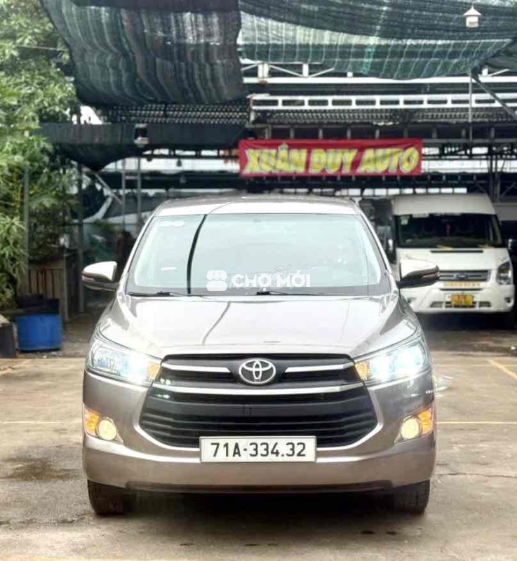 Toyota Innova 2018 2.0G 132000km Nâu vàng