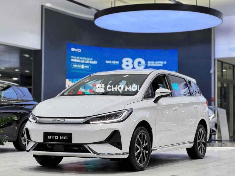 BYD M6 giá 756.000.000 đưa trước 150tr nhận xe