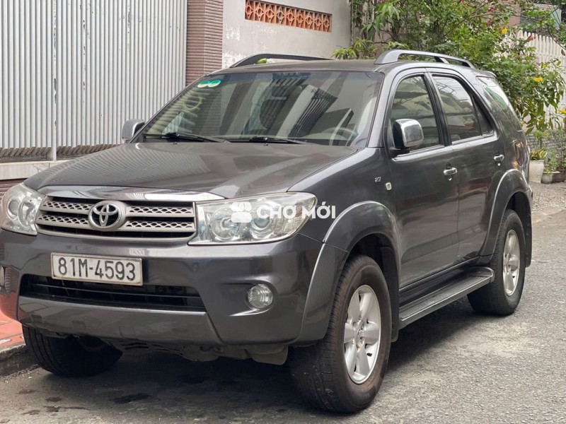 Toyota Fortuner SX 2010 Xám