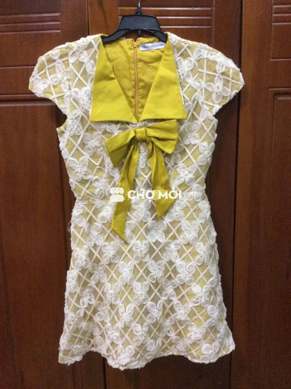 Đầm ren nữ, size M Mới