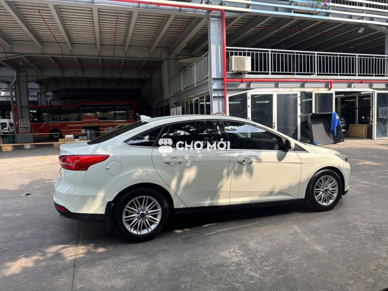 Ford Focus Titanium 2018 hỗ trợ vay Ngân Hàng 75%