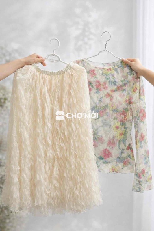 Set áo chân váy nữ size S Mới