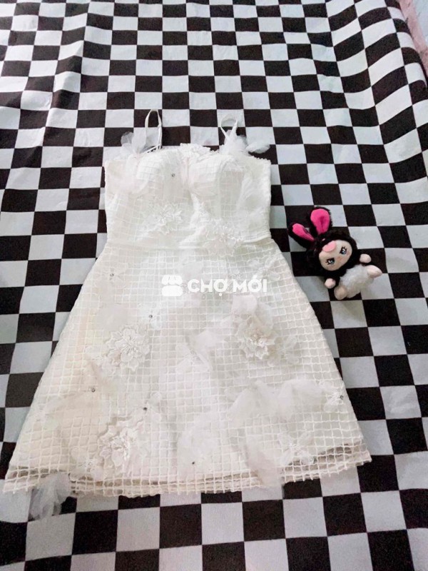 Đầm nữ trắng sire s