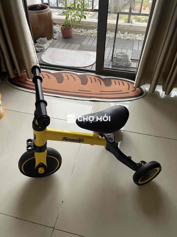 dư xe nên tặng ai cần, sang lấy cho bé chạy