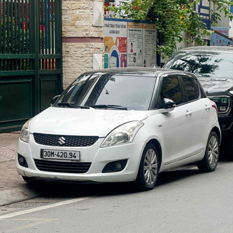 Suzuki Swift 2015 1.4 AT - 100000 km