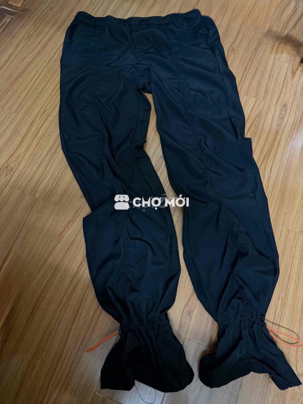 Quần dù Unisex Đen