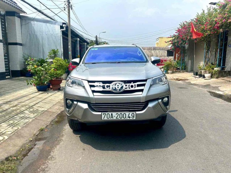 Toyota Fortuner MT 2019 Bạc