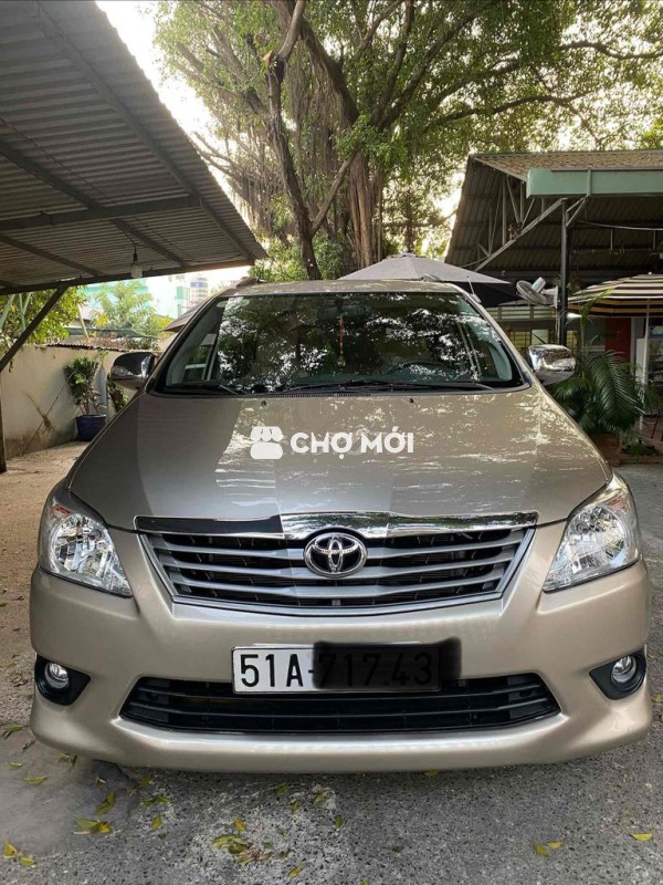 Toyota Innova 2013 E Vàng cát