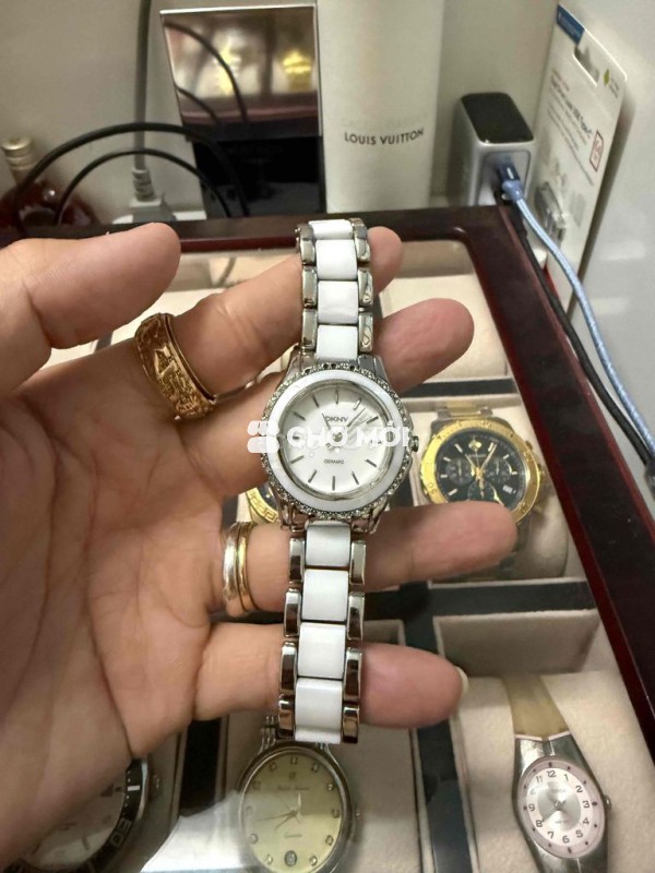 Đồng hồ đeo tay DKNY Nữ Trắng
