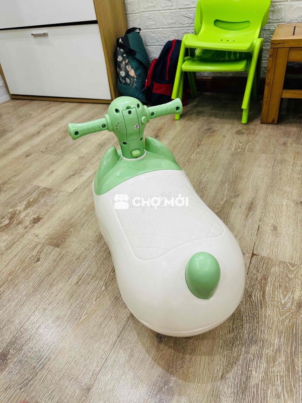Xe chòi chân trẻ em nhựa