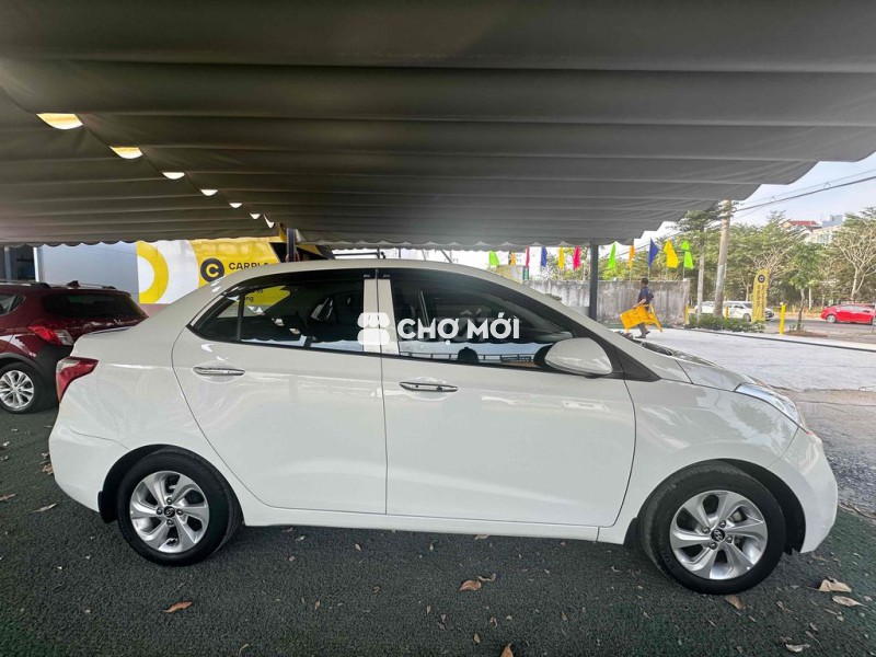 350 tr cần mua sedan Trắng i10