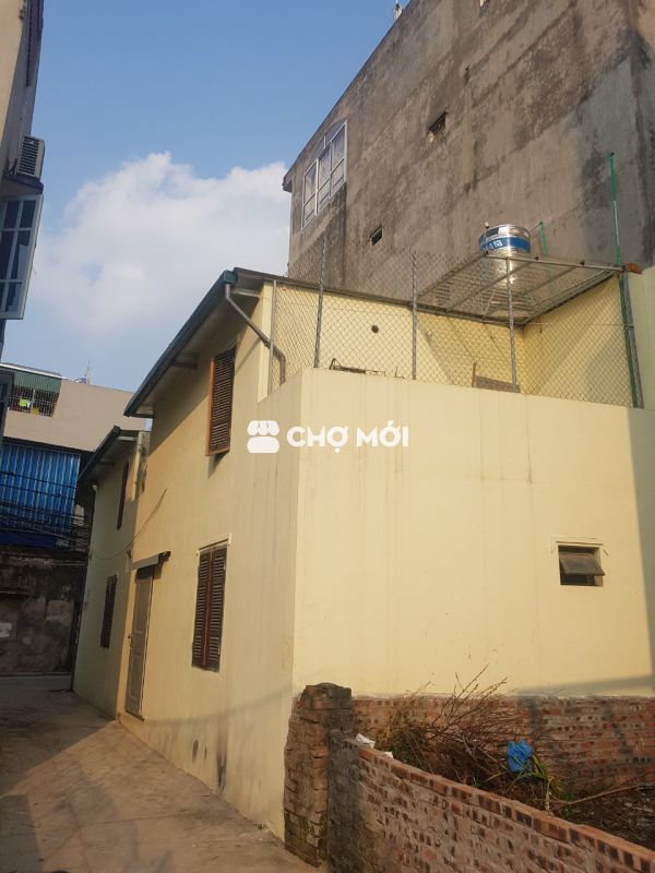 Cho thuê nhà dài hạn tại phố Thạch Cầu, giao thông tốt, oto dừng cửa