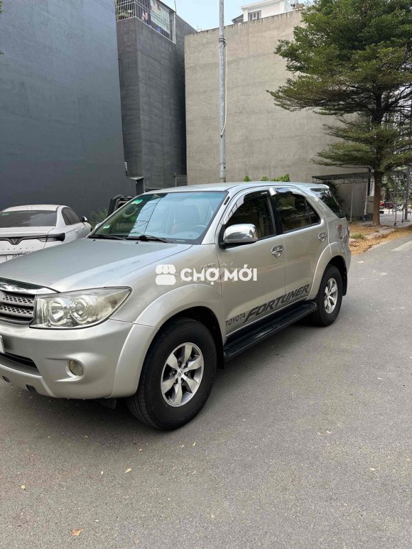 Toyota Fortuner 2009 SR5 2.7 AT nhập khẩu nguyen x