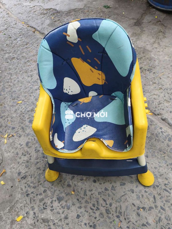 Ghế ăn cho em bé