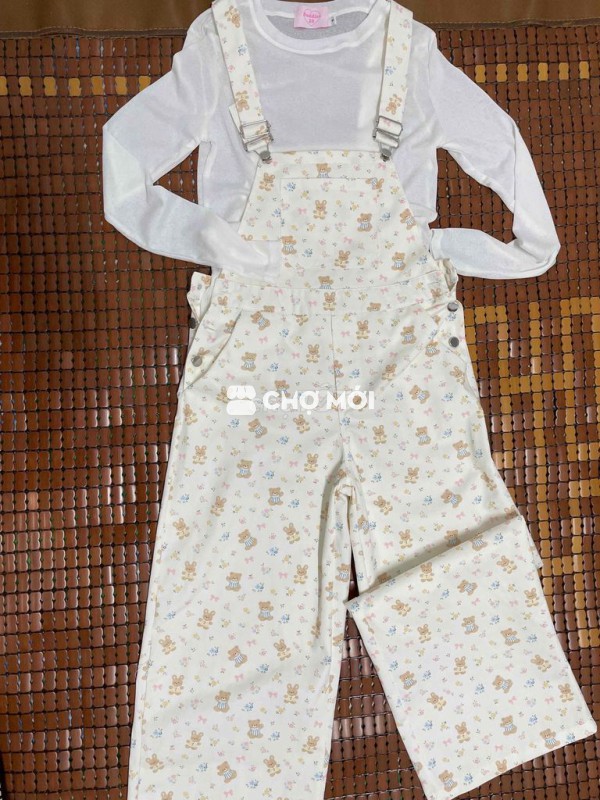 pass yếm khaki dài in hoạ tiết gấu