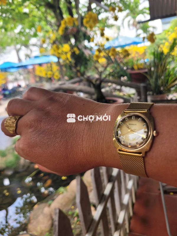Đồng hồ cổ thụy sỹ đeo tay Benrus Nam nữVàng