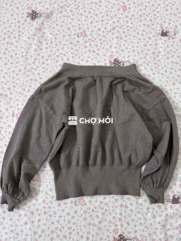 Áo croptop len trễ vai