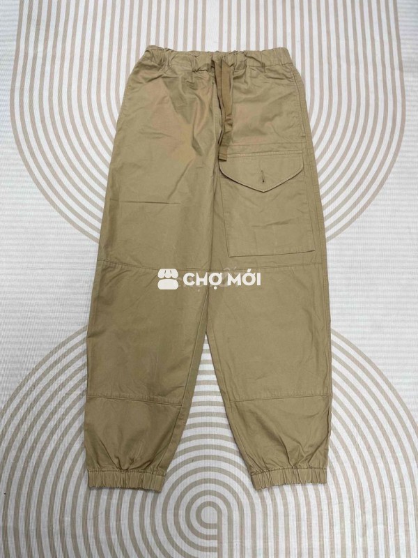 Quần Uni..qlo size XS Số đo: eo 70-84, dài 94, ống