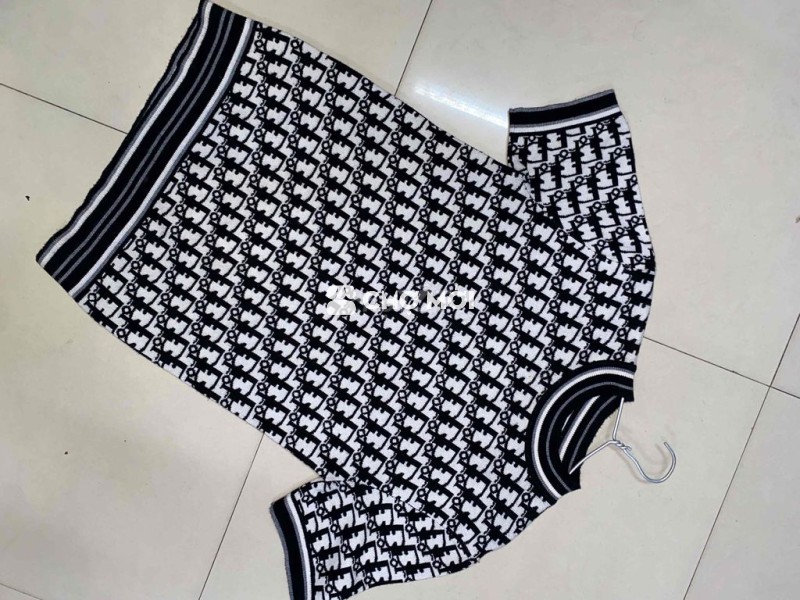 Áo thun nữ Dior Len size M Đen trắng