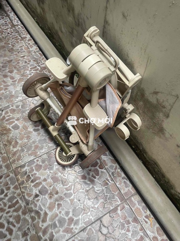 Xe đẩy trẻ em gấp gọn Nâu kem