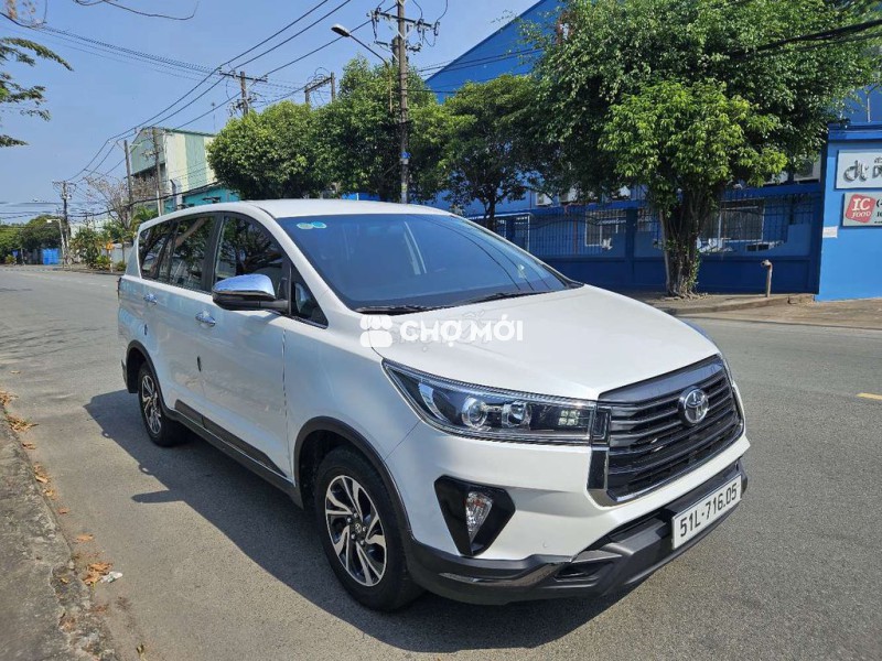 Toyota Innova Venturer 2022 Trắng