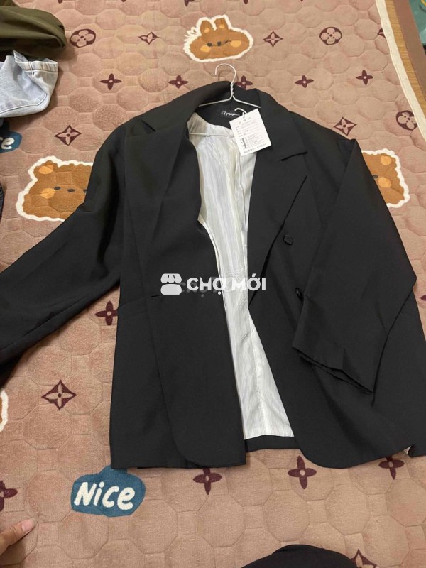 Áo blazer đen size L Mới 99%