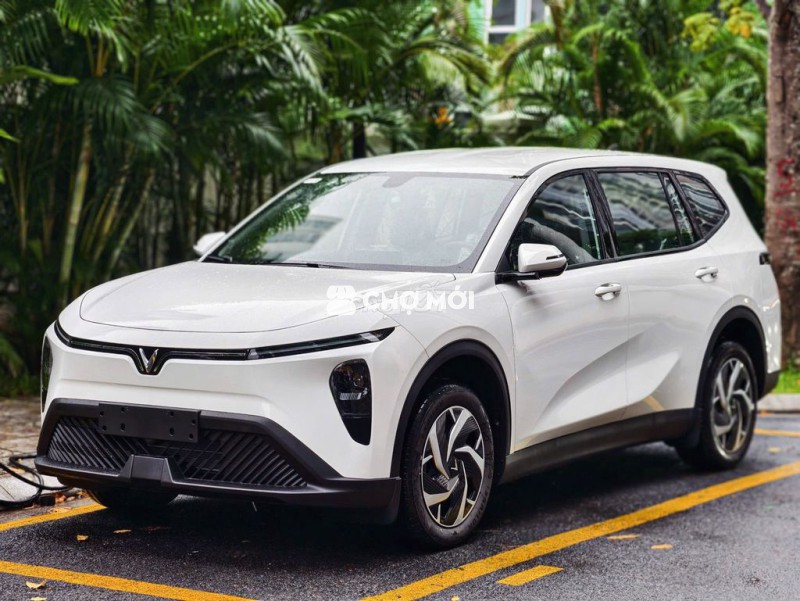 VINFAST LIMO GREEN VAY 90% HỖ TRỢ LÃI XE MÀU TRẰNG