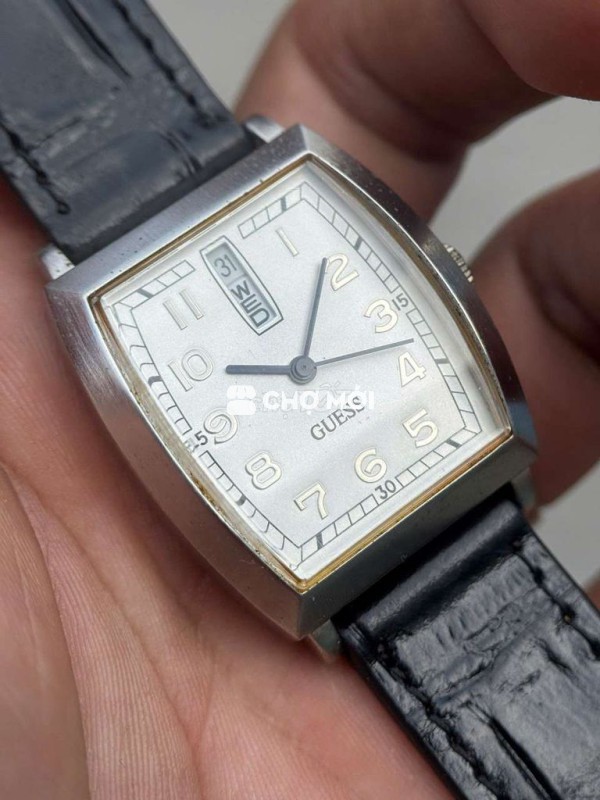 Đồng hồ Guess tank số học trò thanh lịch cổ điển