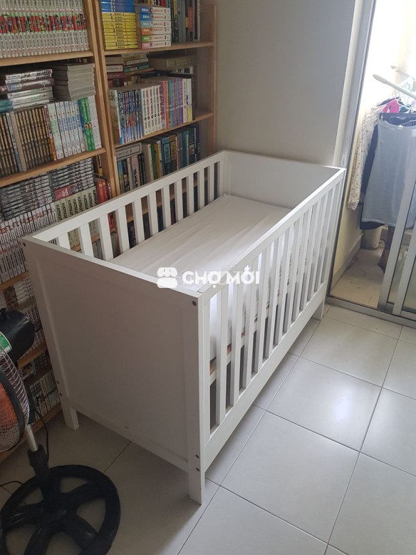 CẦN BÁN CŨI BÉ MÀU TRẮNG KÈM NỆM – CÒN RẤT MỚI 98%