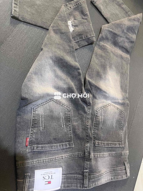 Quần jean nam vải bò rách
