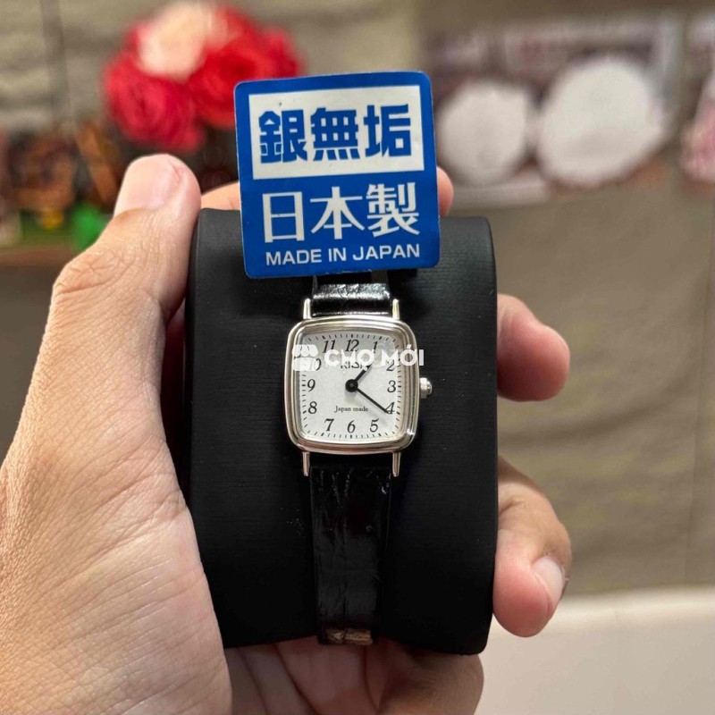 Đồng hồ đeo tay nữ bạc đúc mới