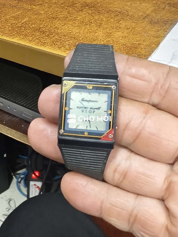 Đồng hồ đeo tay Quartz Cổ điển