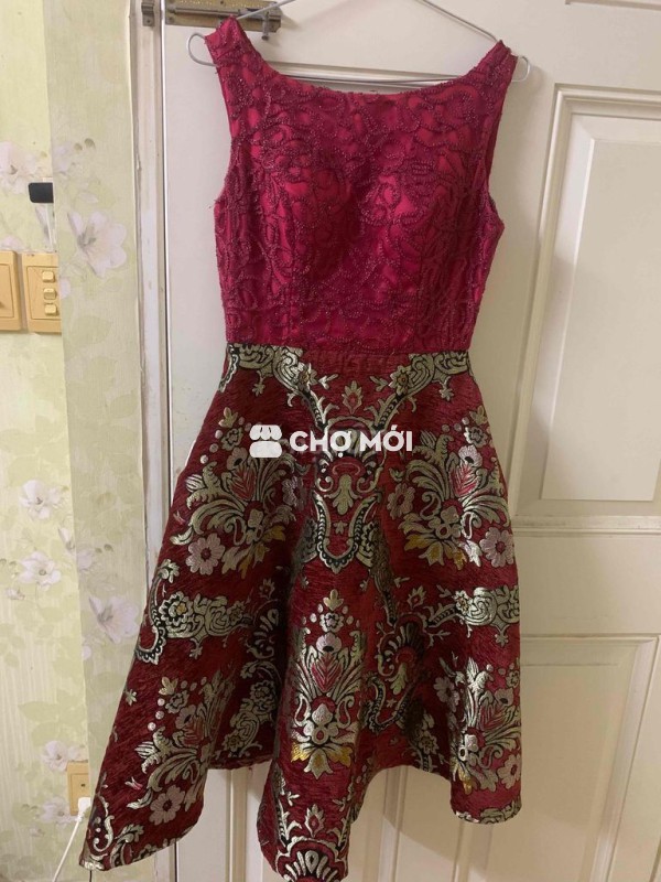Đầm dự tiệc nữ vải gấm đỏ mới