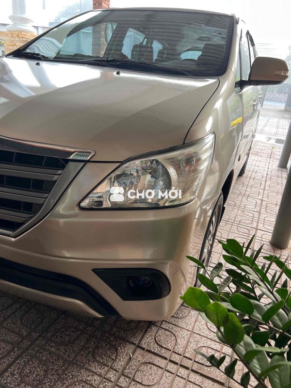 Toyota Innova 2.0E 2015 From mới Gia Đình