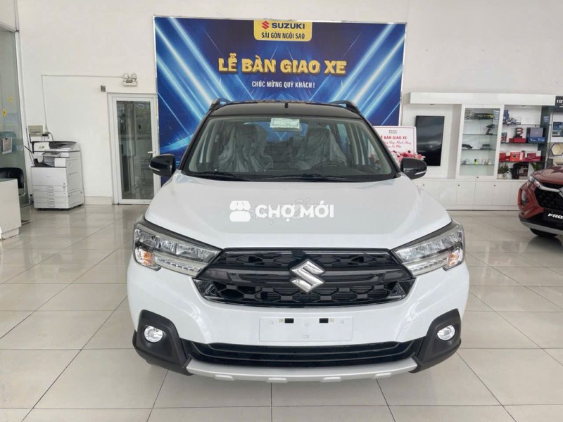 Suzuki XL7 Hybrid màu trắng 160 tr lấy xe