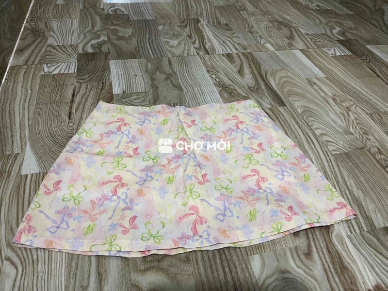 Chân váy nữ hoạ tiết hoa size L Mới