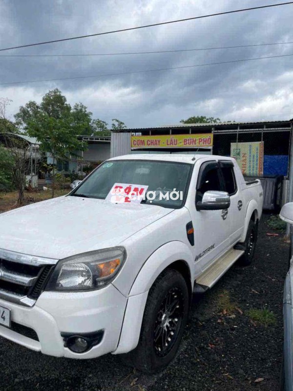 Ford Ranger Wildtrak 2 cầu Trắng