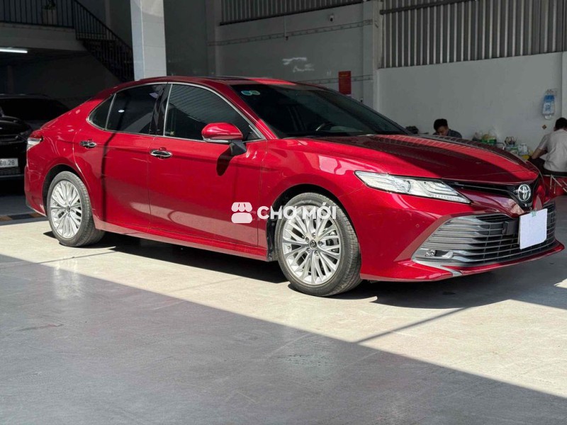 Toyota Camry 2020 2.5Q Đỏ 35.000km