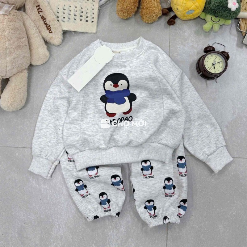 Bộ quần áo trẻ em nỉ xám cánh cụt size 140 cho bé