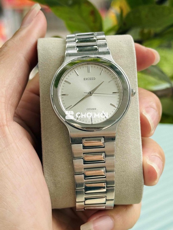 Đồng hồ Nam Citizen Exceed kính saphia rất đẹp