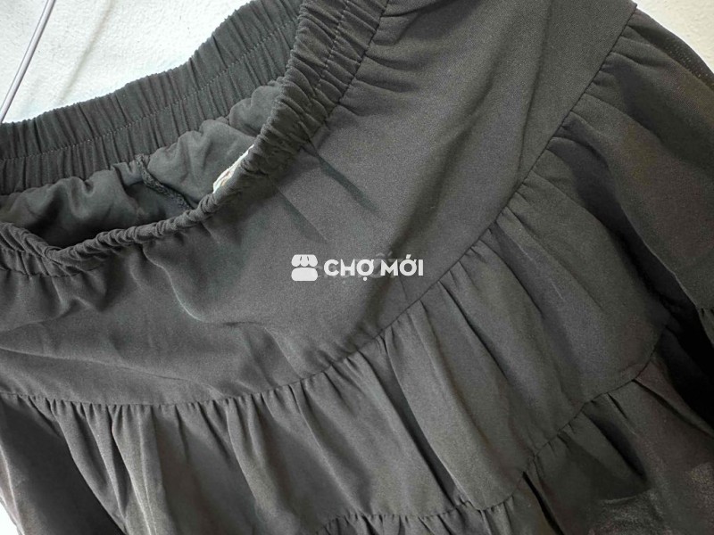 Chân váy nữ size M kèm quần bảo hộ