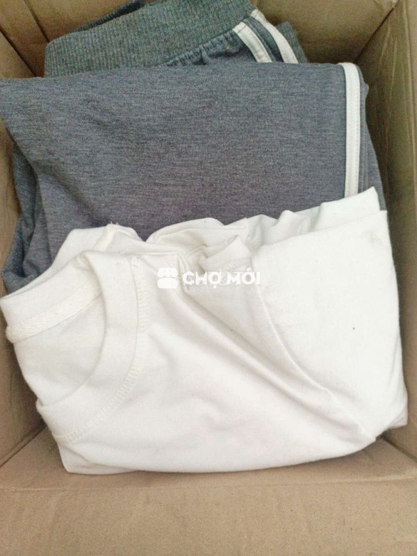 Tặng ít đồ cũ cho người cần