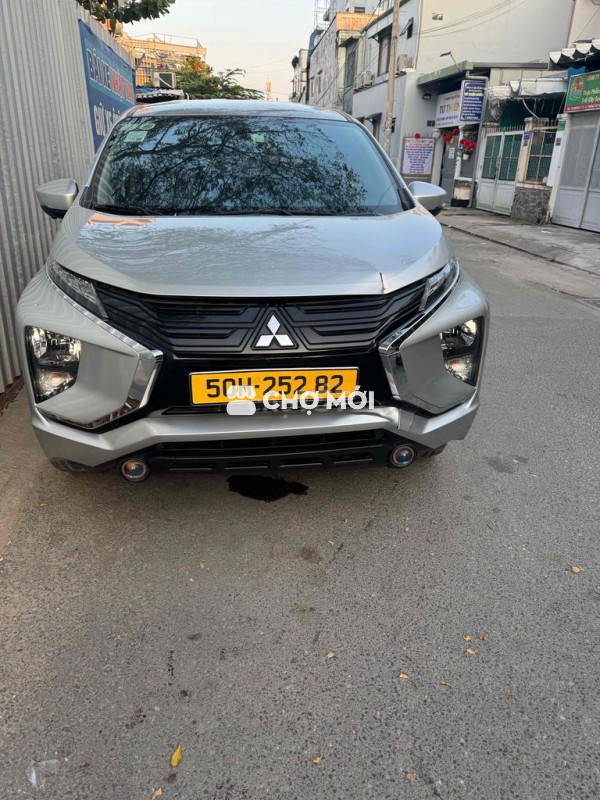 Mitsubishi Xpander 7 chỗ Bạc