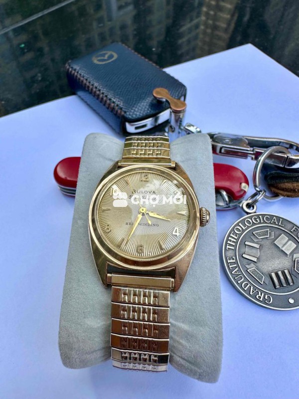 Vintage Bulova self winding Gold plate bezel