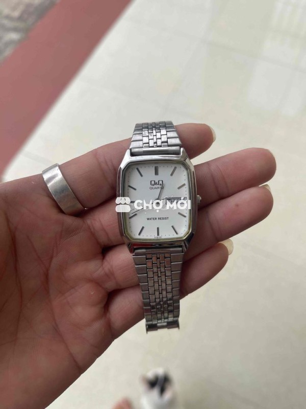 Đồng hồ Q&Q A182-201 Unisex Bạc