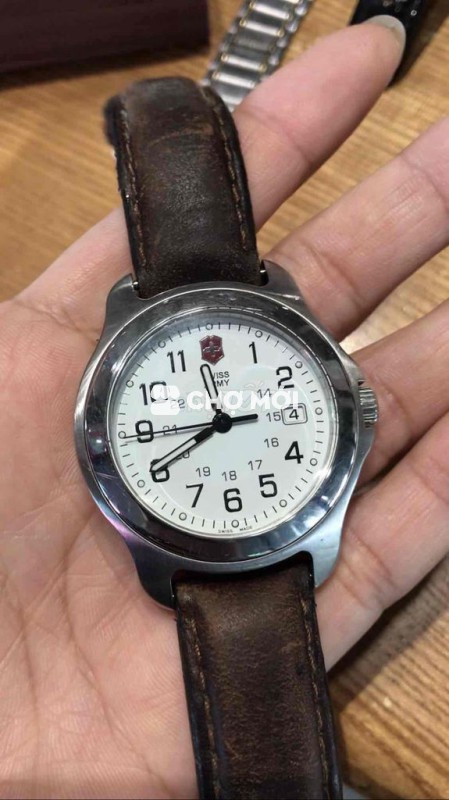 Đồng hồ Victorinox Swiss Army Nam 40mm