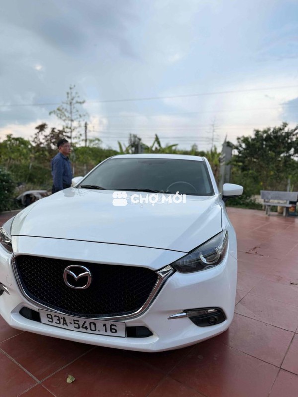 Mazda 3 Trắng 5 chỗ