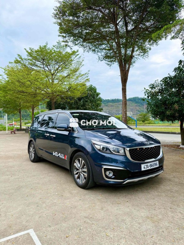 Kia Sedona bản cao cấp nhất,gia đình mình sử dụng