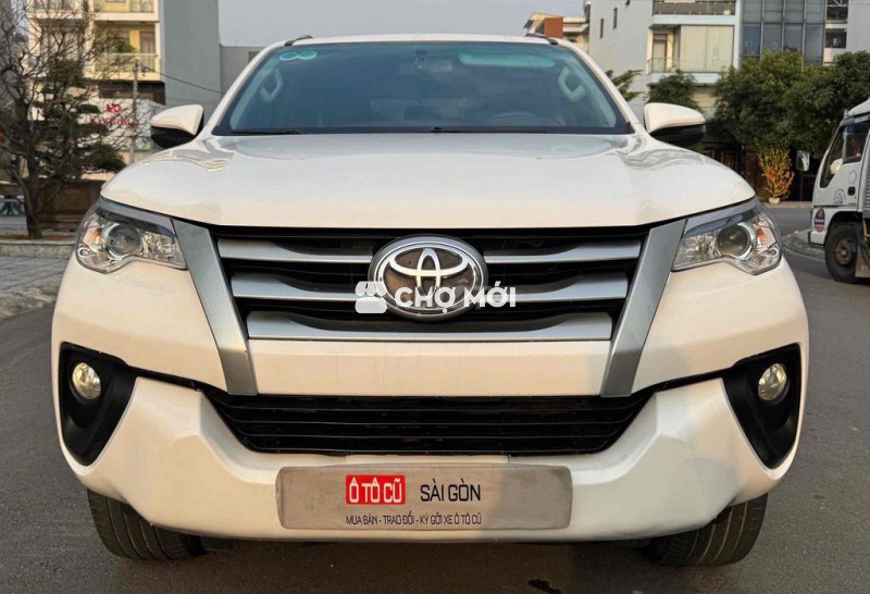 Toyota Fortuner Trắng 7 chỗ