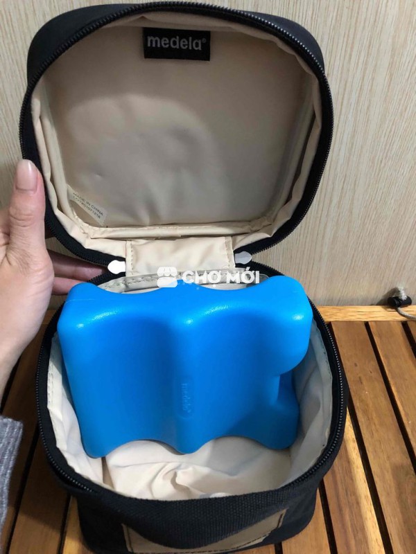 Túi giữ nhiệt Medela Đen